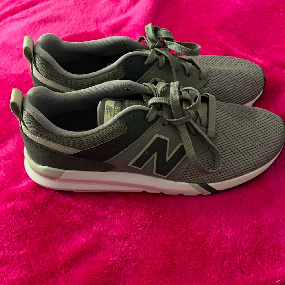 Brand new new balance Grey and white shoes